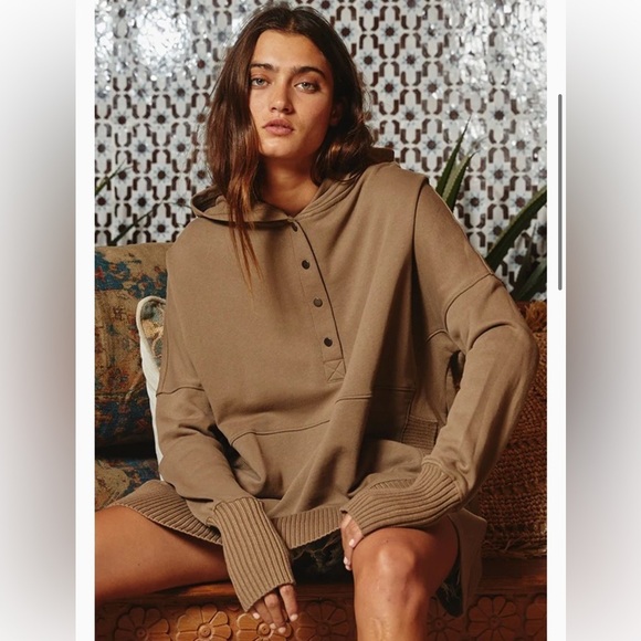 NWT Vestique Washed French Terry Oversized Solid Boho Hoodie in Taupe - Small - Picture 2 of 11
